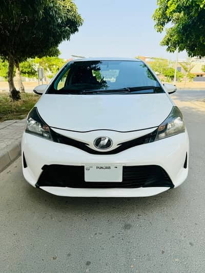 Toyota Vitz 2015
