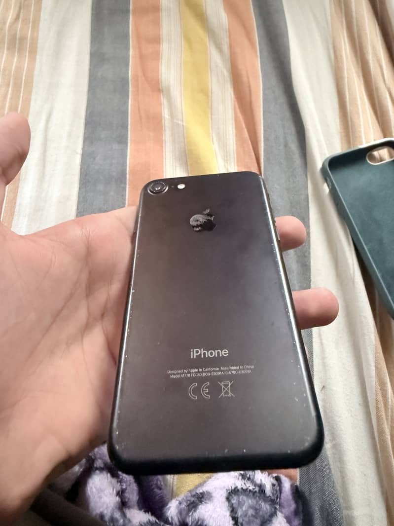 Apple iPhone 7 3