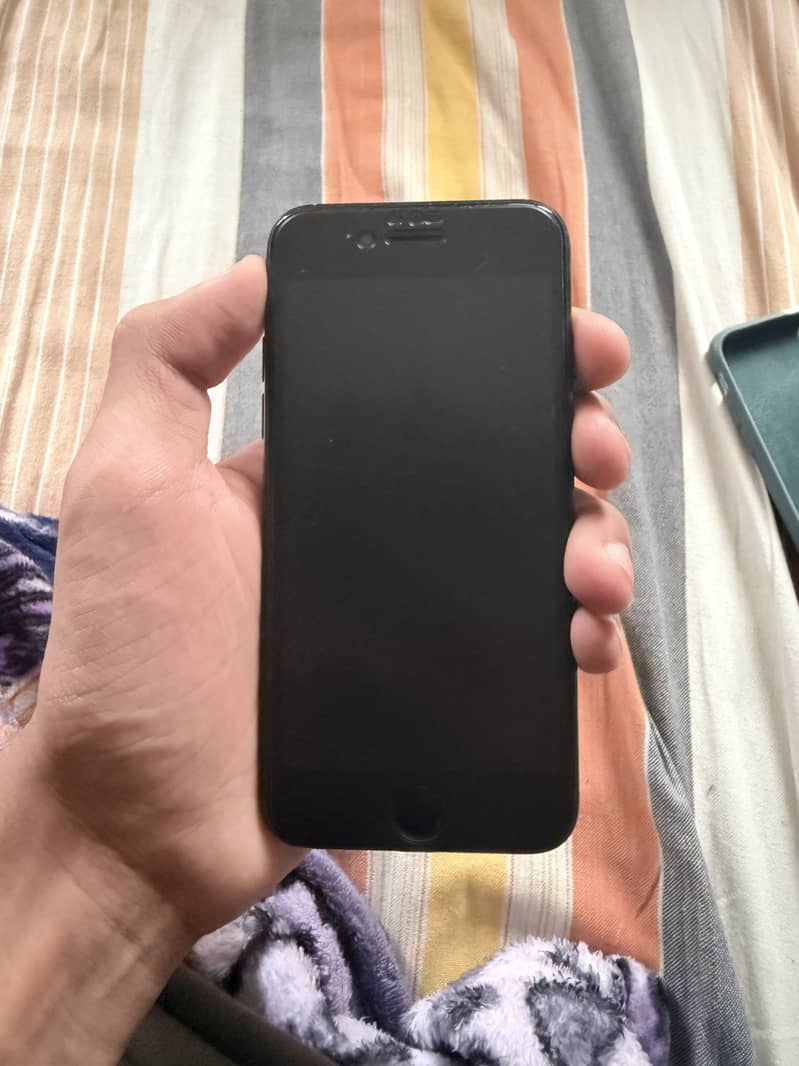 Apple iPhone 7 4