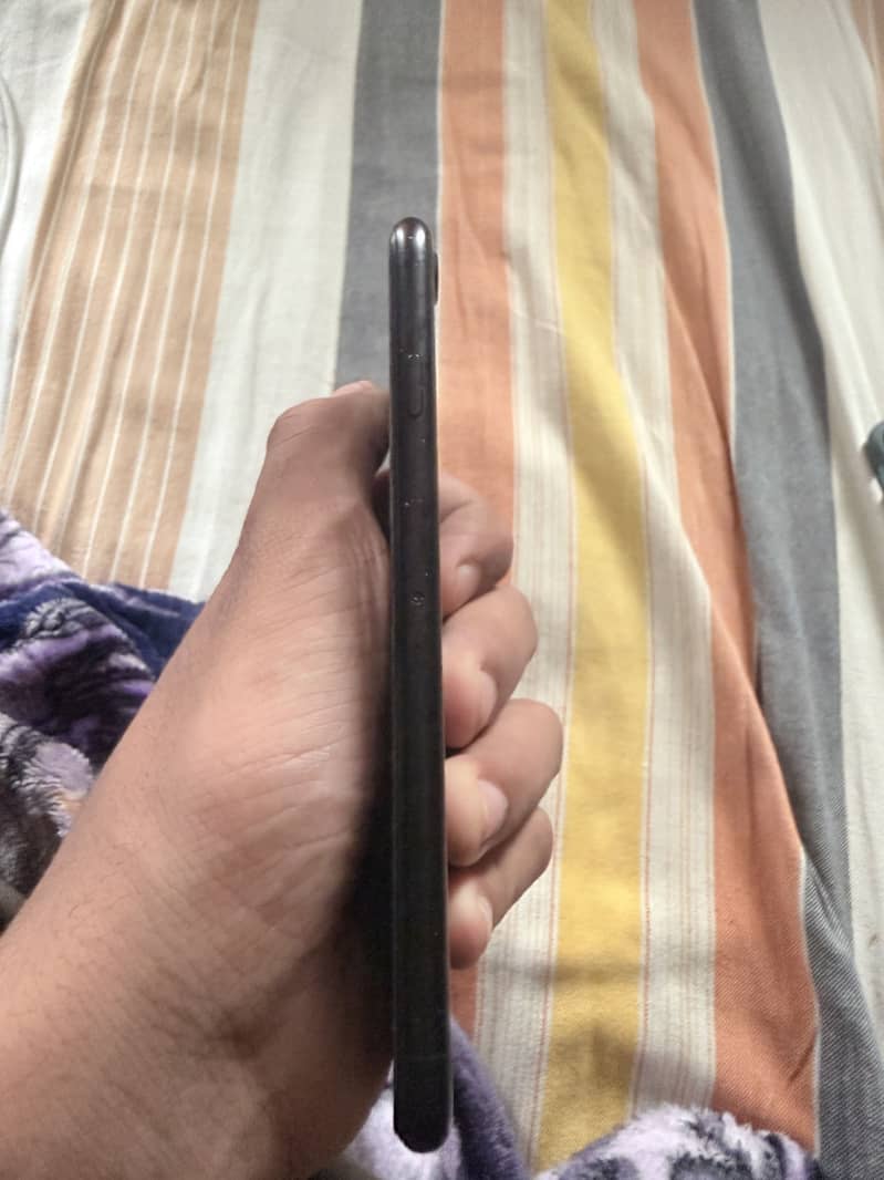 Apple iPhone 7 7