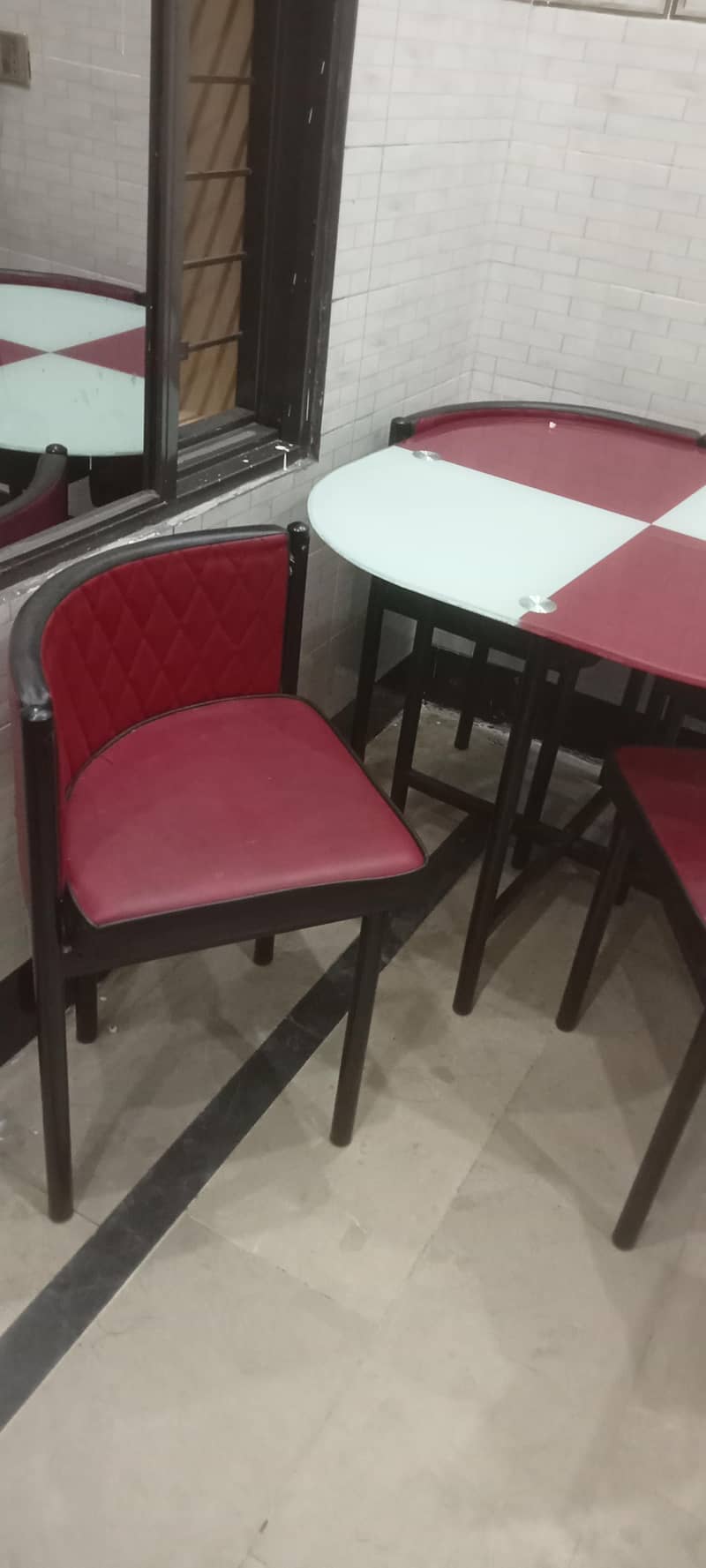 dining table with chairs 0