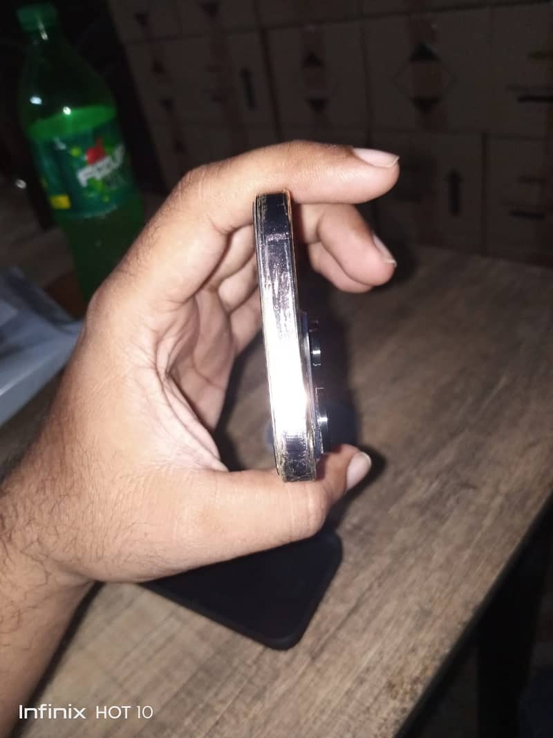Apple iPhone 14 Pro 4