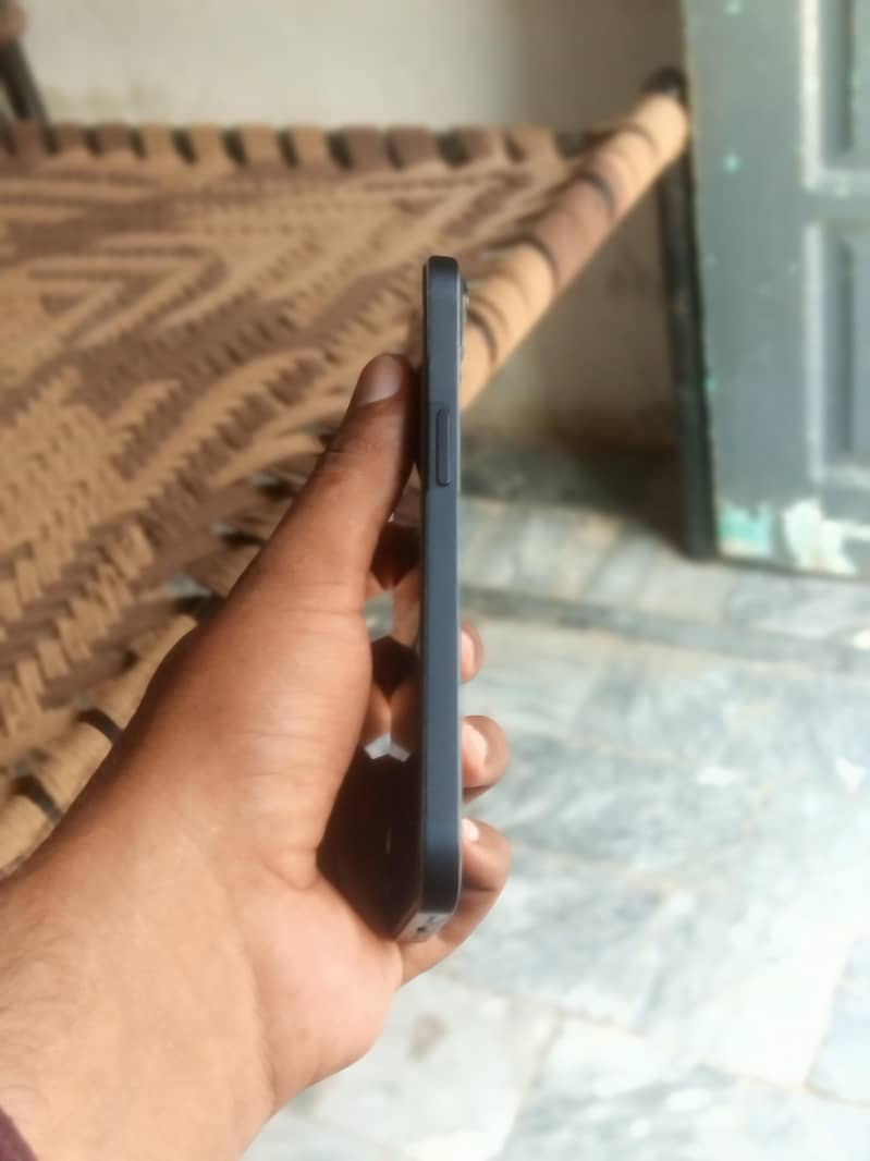 Apple iPhone 13 1
