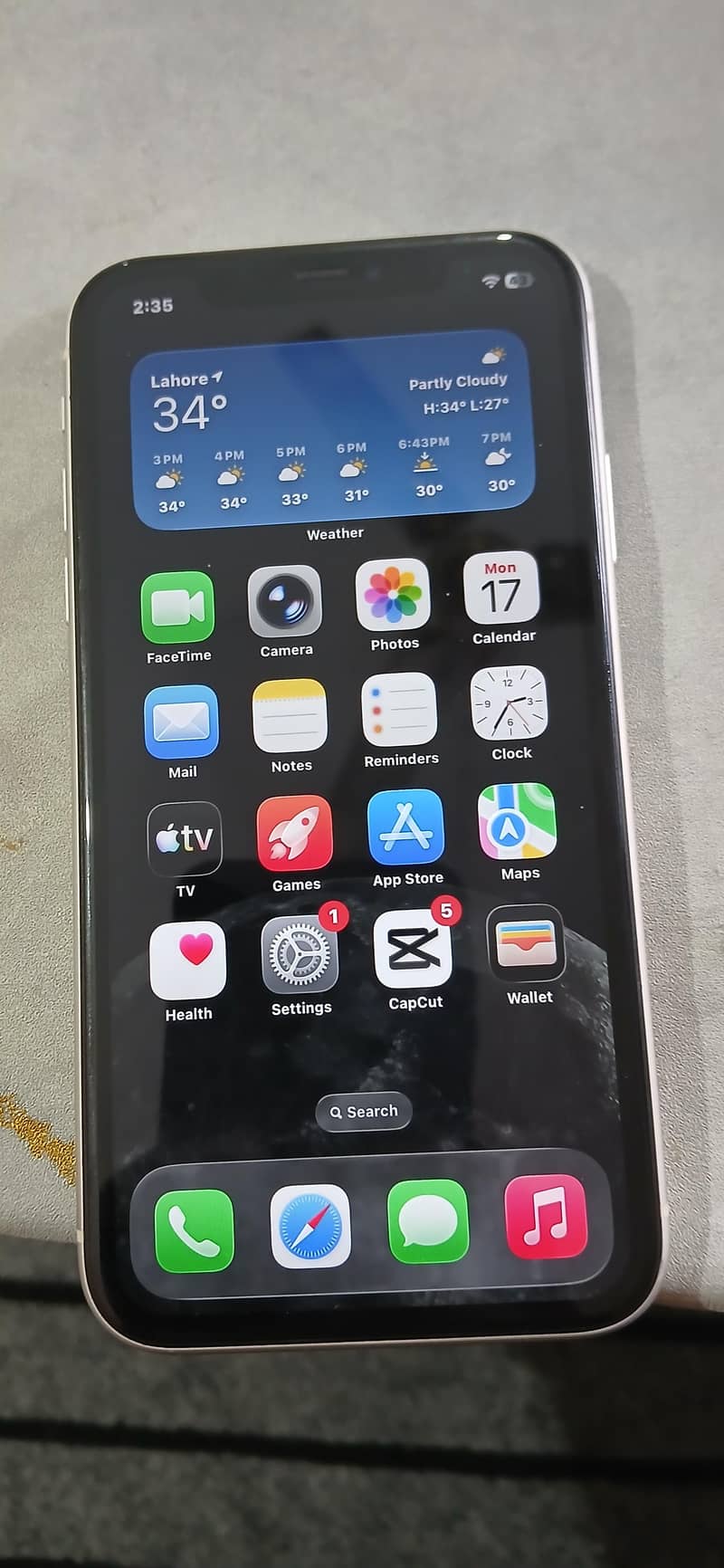 Apple iPhone 11 0