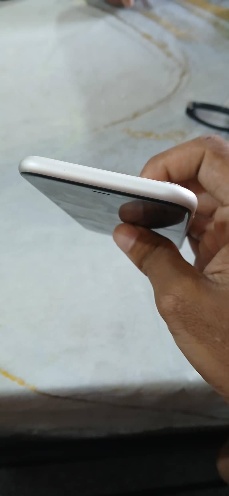 Apple iPhone 11 4