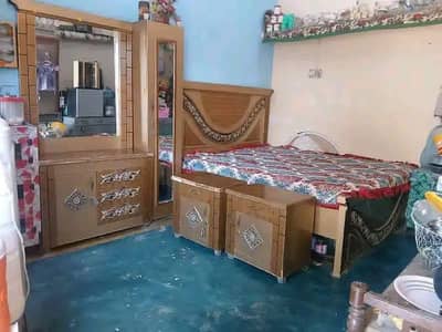 king size complete Bed set excellent  condition Rs. 35,000