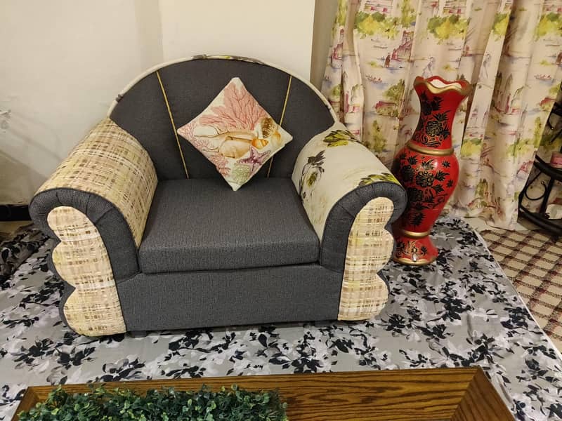Sofa set with table 4