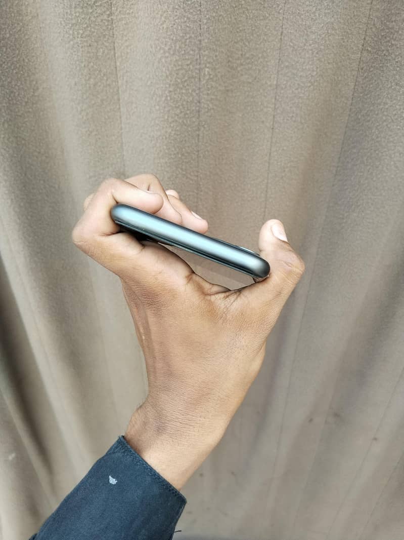 Apple iPhone 11 2