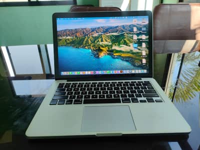MacBook pro Early 2015 13-inch Retina display with box