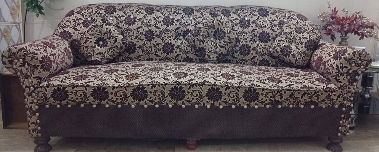 4 seater sofa 0