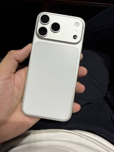 iPhone 17 Pro Max HK