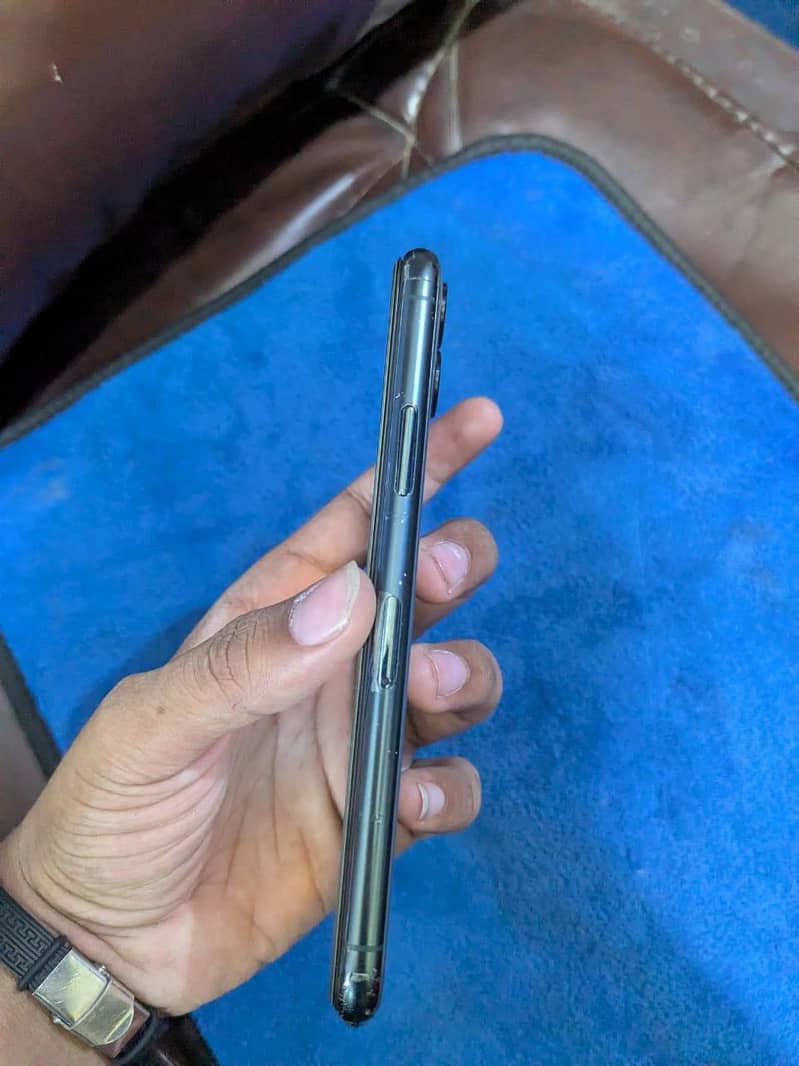 Apple iPhone 11 Pro 3