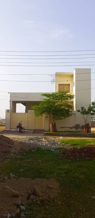 10 Marla Single Storey Beautiful House For Sale Spacious & Elegant Living