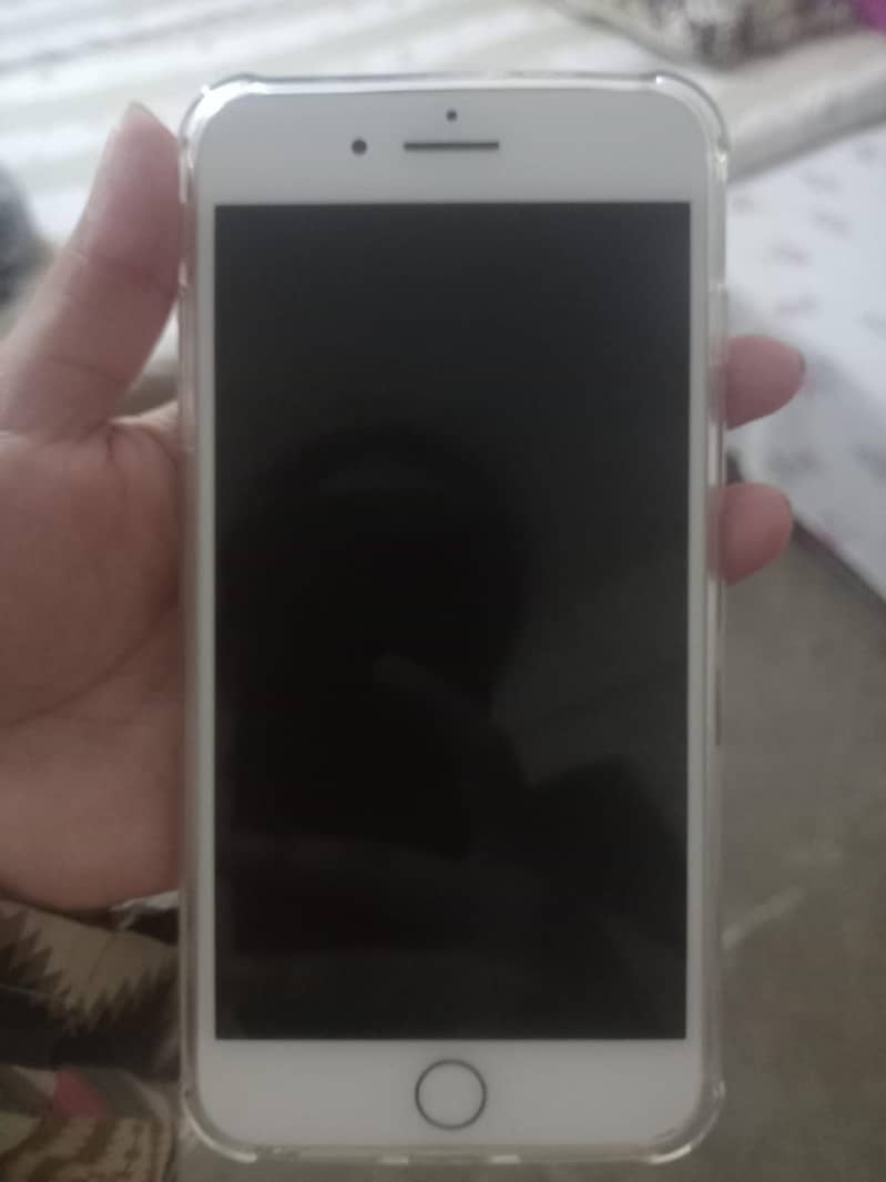 Apple iPhone 7 Plus 1