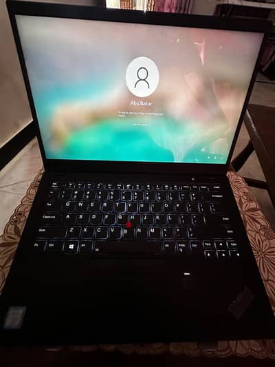 Lenevo ThinkPad X1 Carbon , Intel core i7 8th Gen ,16gb ram ,256gb ssd