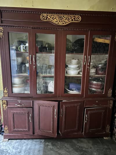 Wooden bartan almari. Good condition for urgent sale