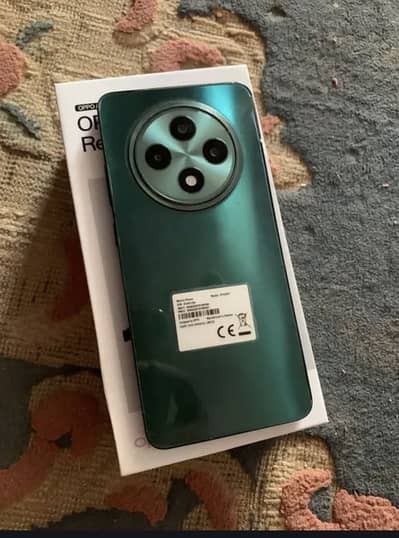 OPPO Reno12 F
