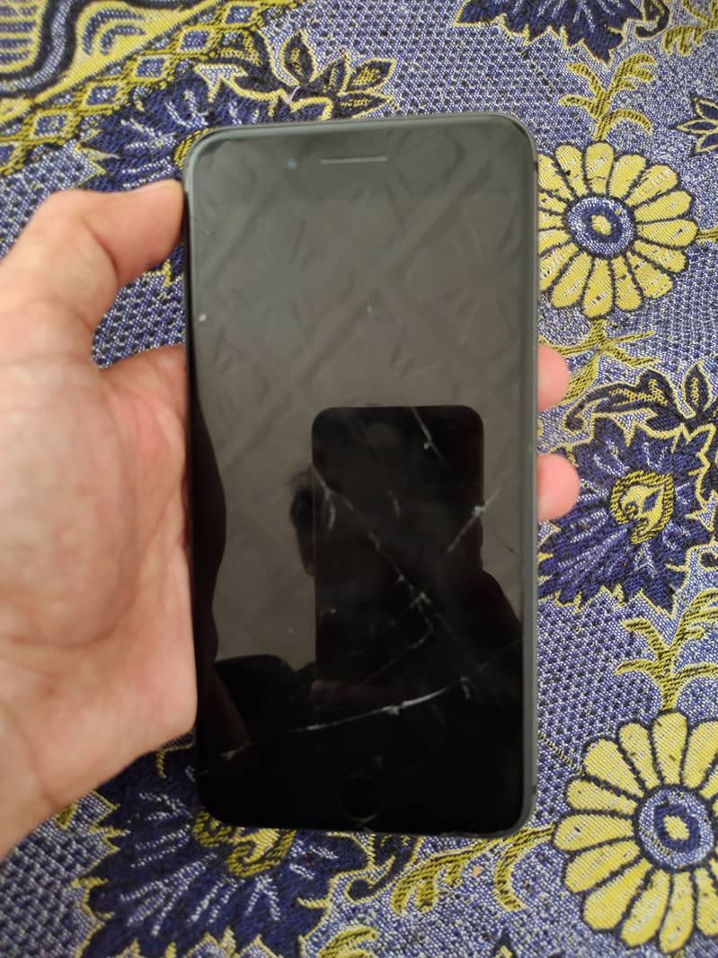 Apple iPhone 8 Plus 1