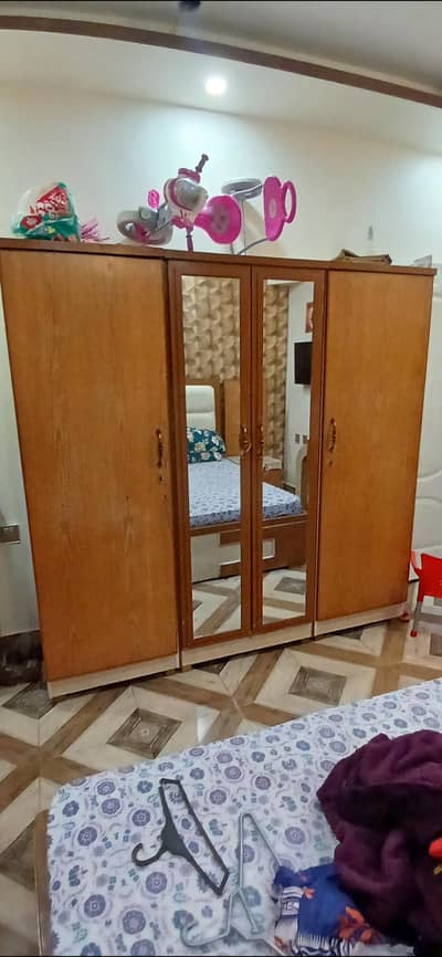 Door Pure Wooden Wardrobe / Almirah – Excellent Condition