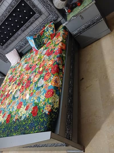 bed side table or derasin
