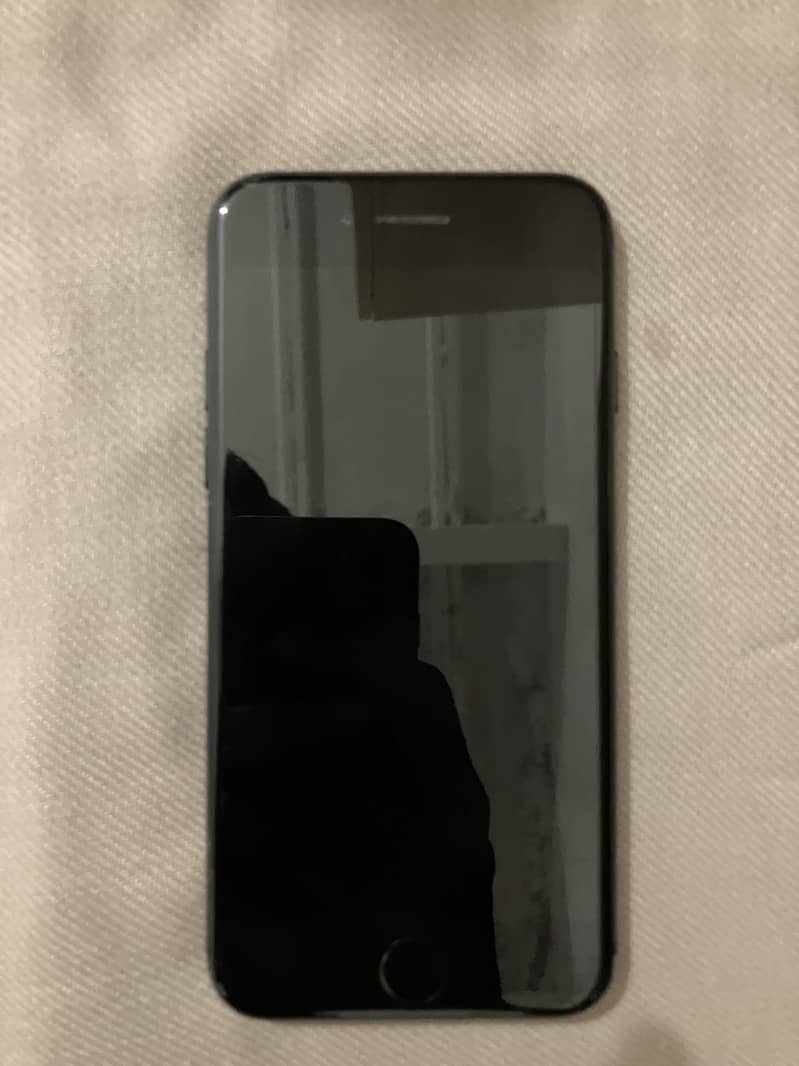 Apple iPhone 7 0