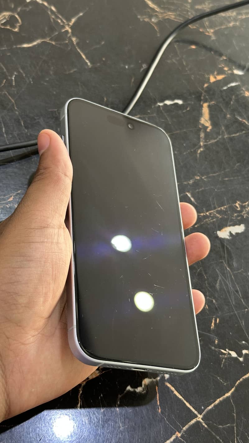 Apple iPhone 15 plus 4