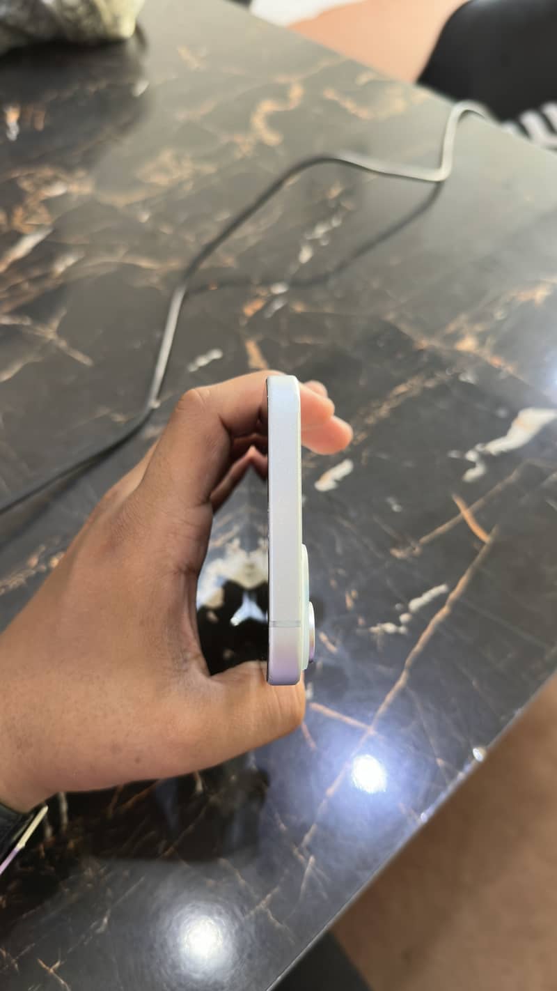 Apple iPhone 15 plus 7
