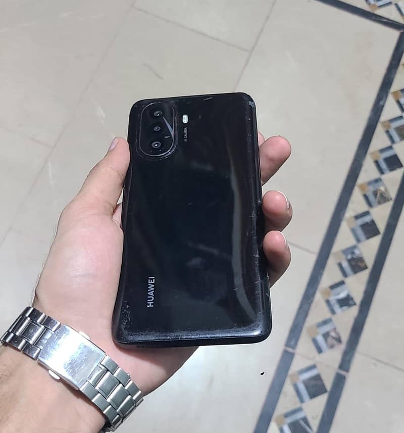 Huawei Nova Y70 Plus 4