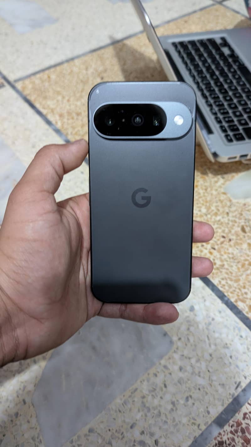 Google Pixel 10 3
