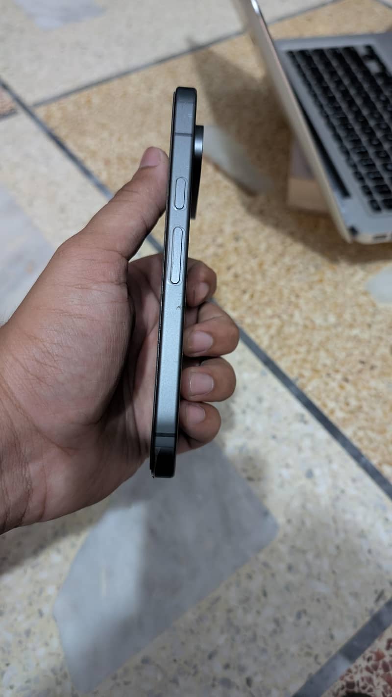 Google Pixel 10 4