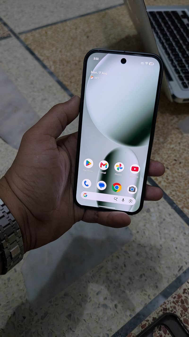 Google Pixel 10 6