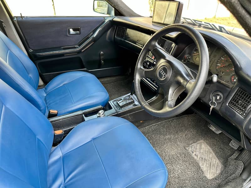 Audi A80 4