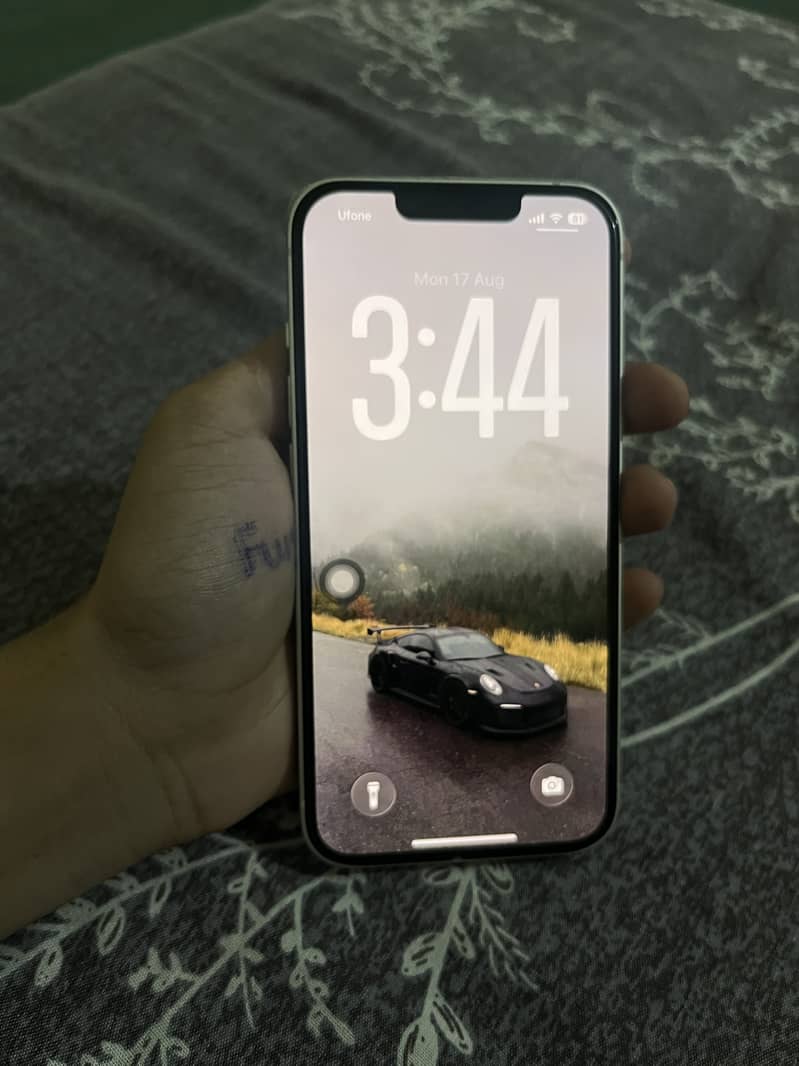 Apple iPhone 14 3