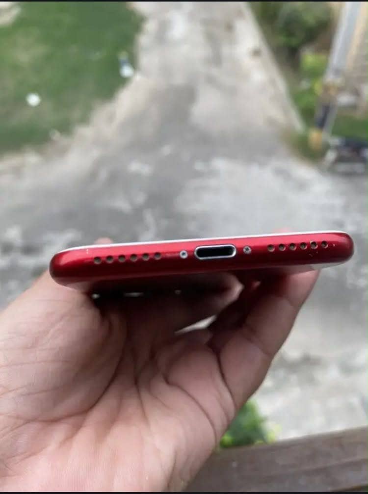Apple iPhone 7 2