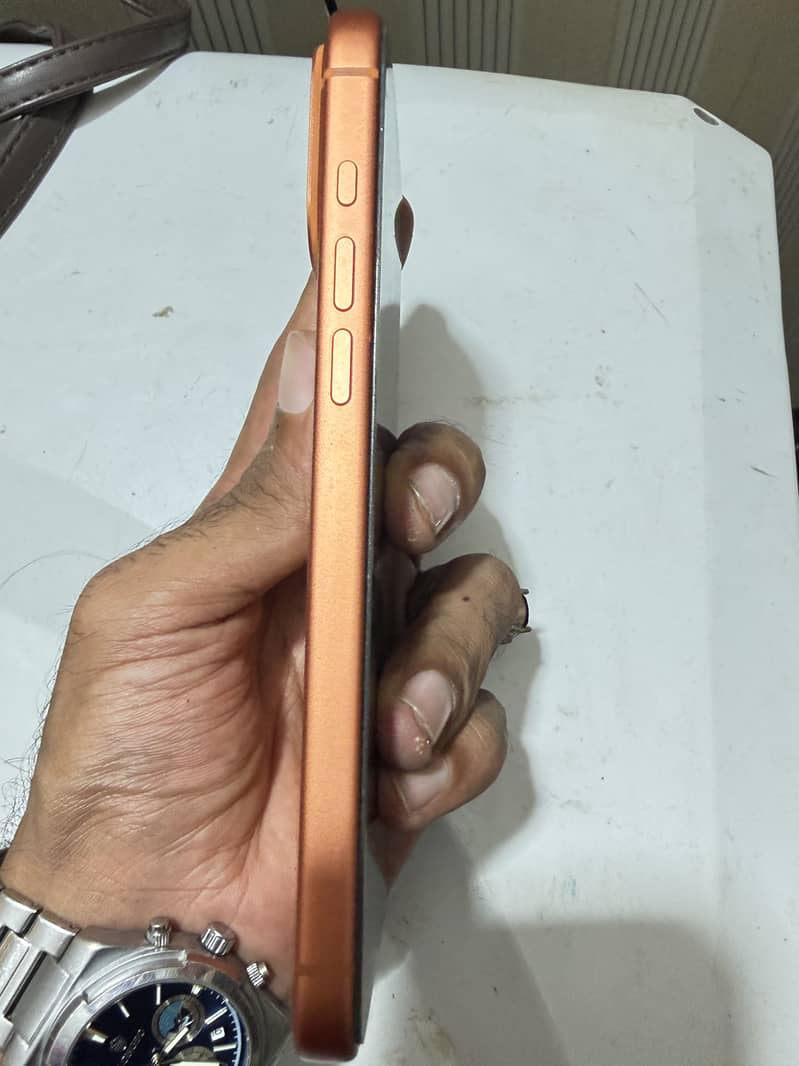 Apple iPhone 17 Pro Max 6