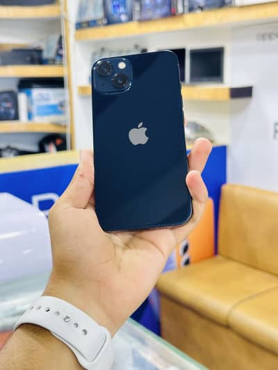 Apple iPhone 13