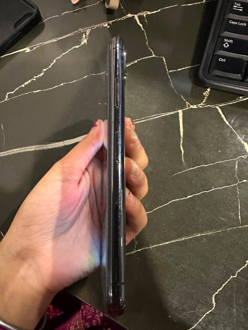 Apple iPhone X 0
