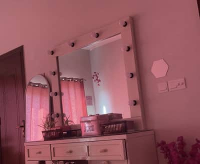 Vanity mirror