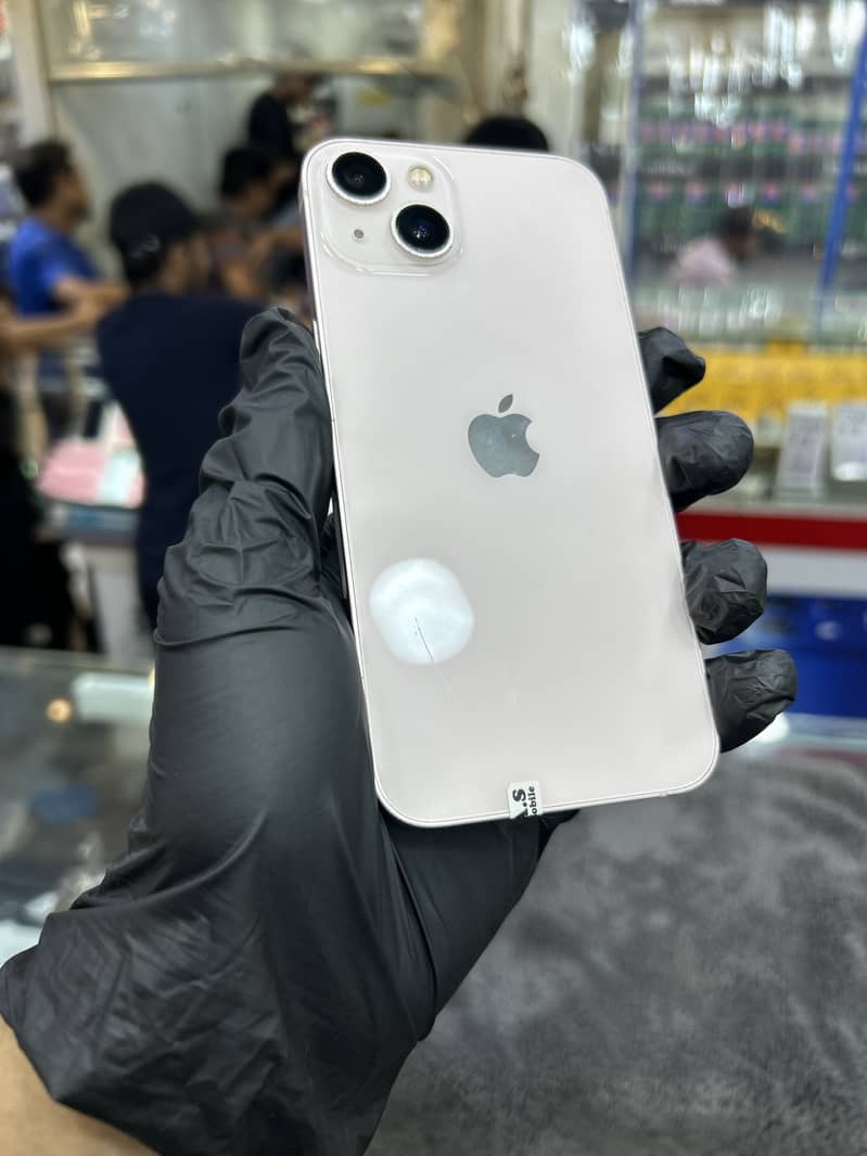Apple iPhone 13 0