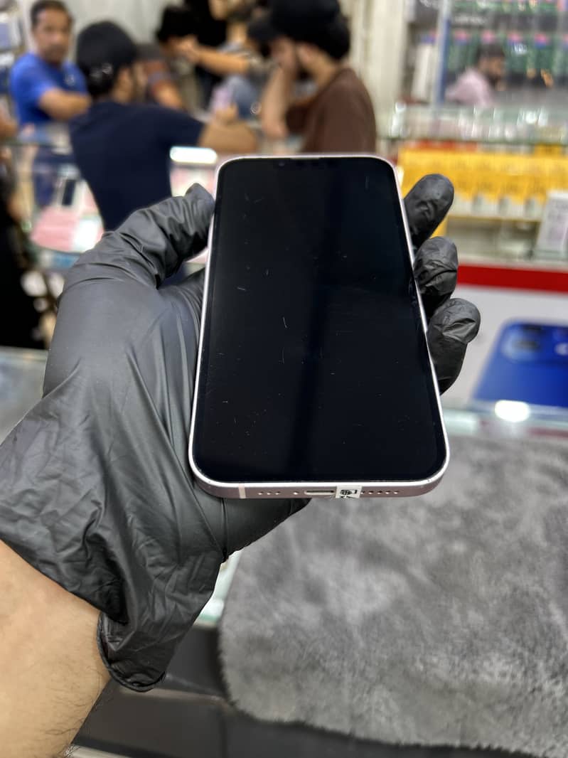 Apple iPhone 13 2