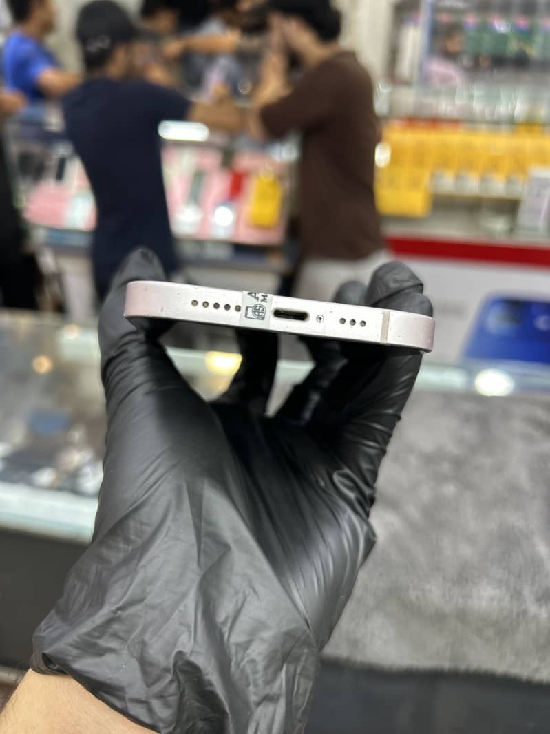 Apple iPhone 13 3