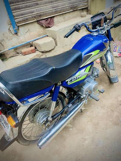 Bule color very good cd 70 2025 model very good condition
