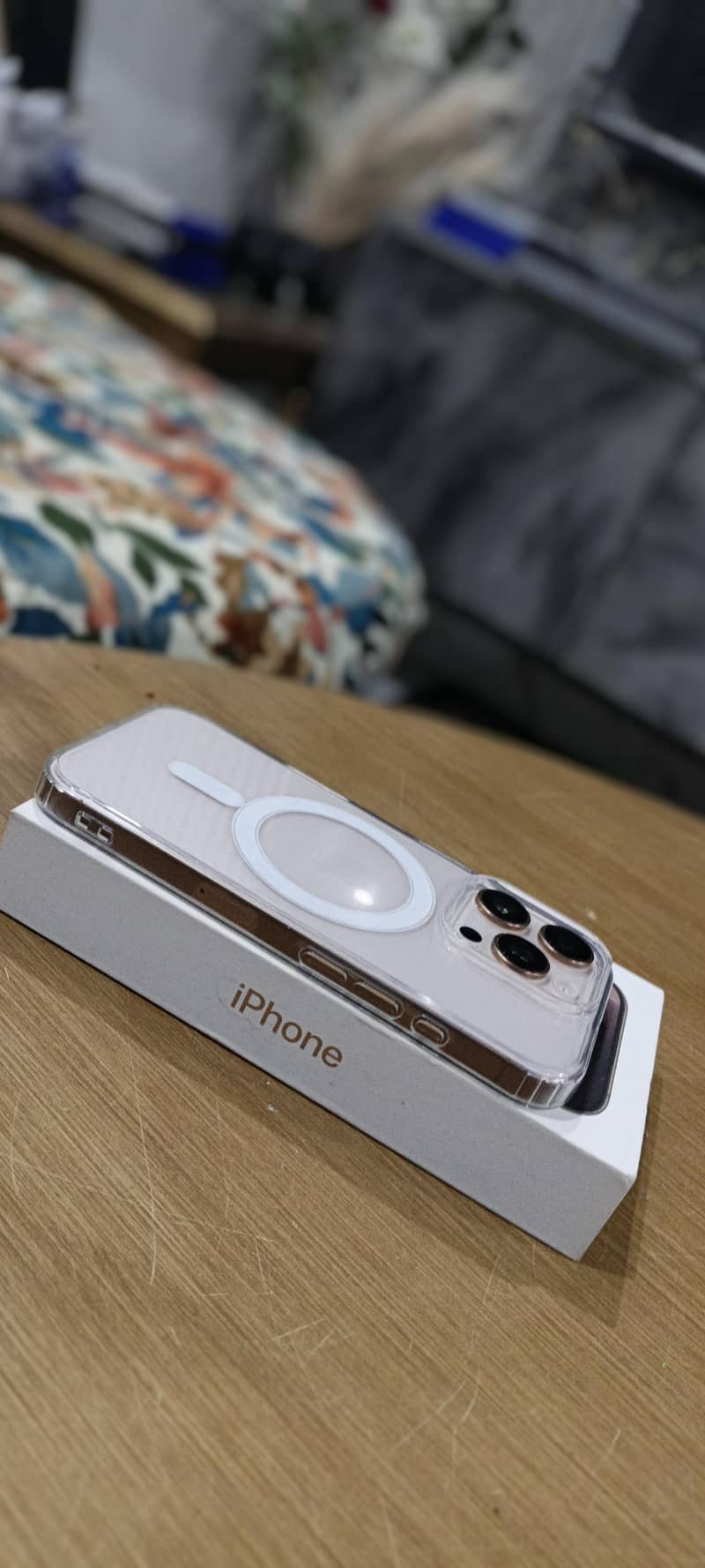 Apple iPhone 16 Pro 1