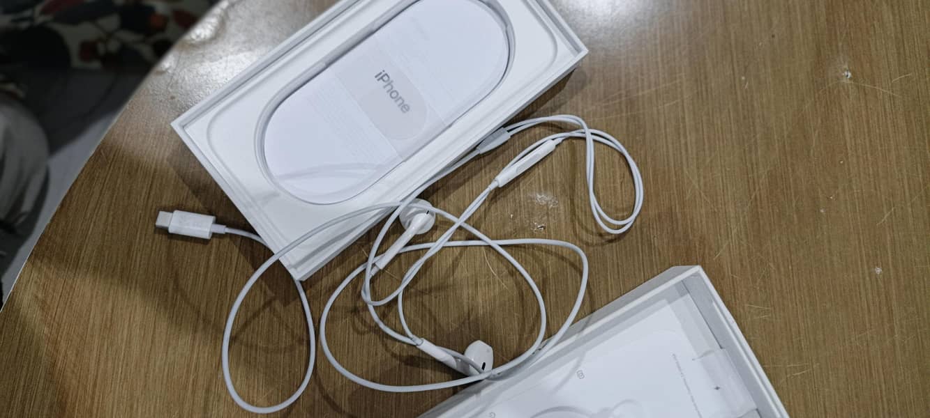 Apple iPhone 16 Pro 10