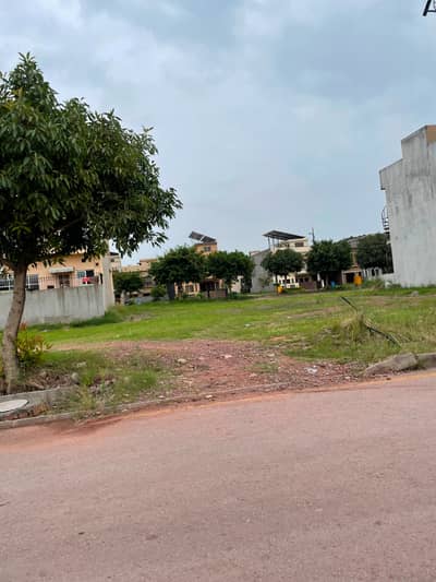 Bahria Enclave sector N 8 marla plot for sale