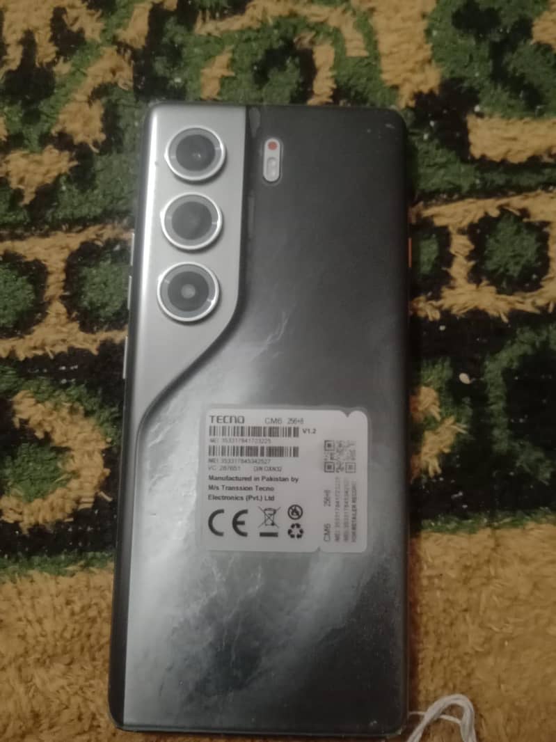 Tecno CAMON 40 Pro 0