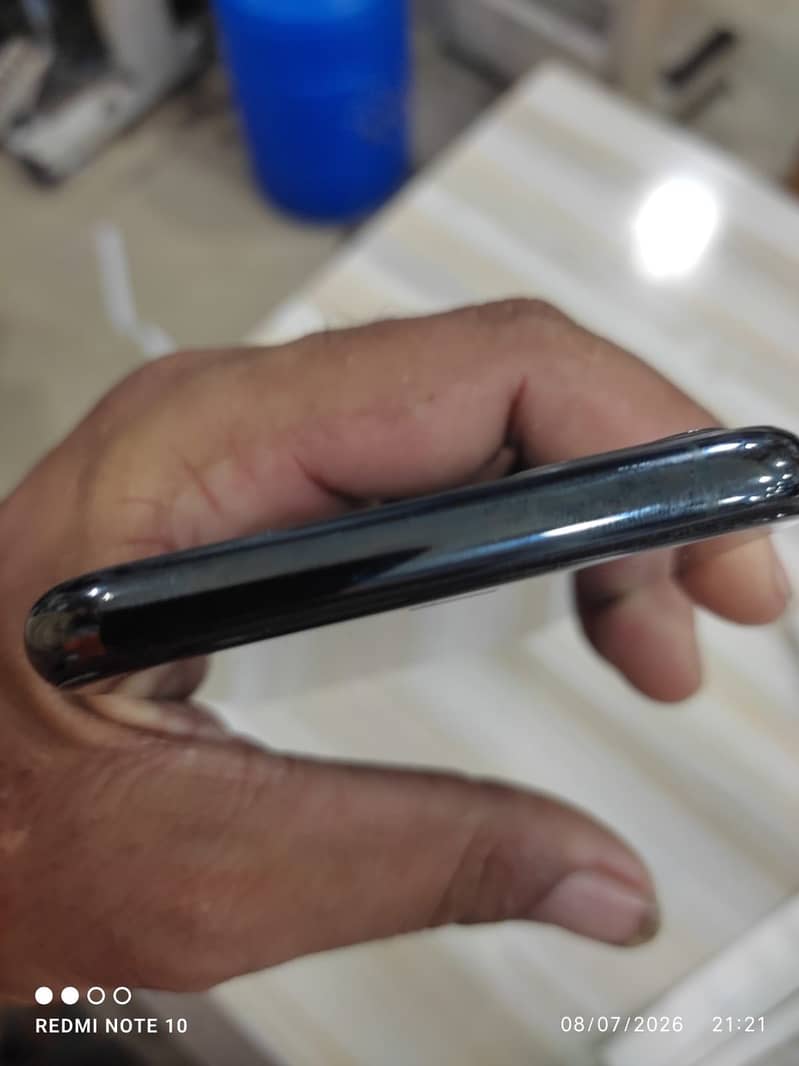 Apple iPhone 11 Pro 3