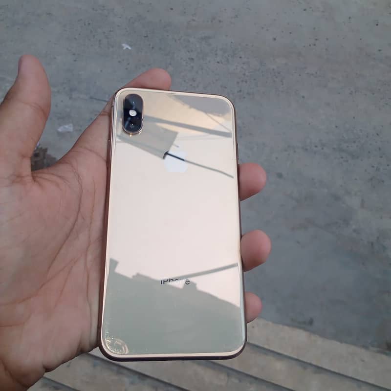 Apple iPhone XS 4