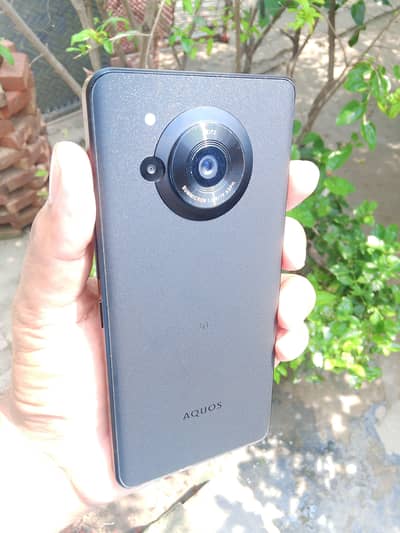 sharp Aquos r7 (exchange possible)
