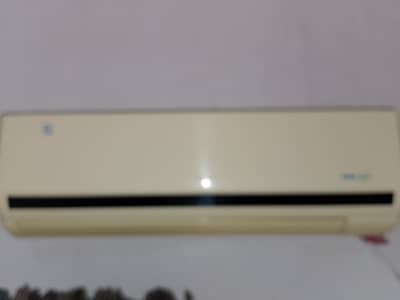 10/10 condition AC 1 ton